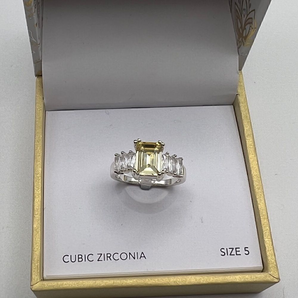 Charter Club Silver-Tone Yellow Emerald-Cut & Baguette-Cut CZ Ring Size 5 New